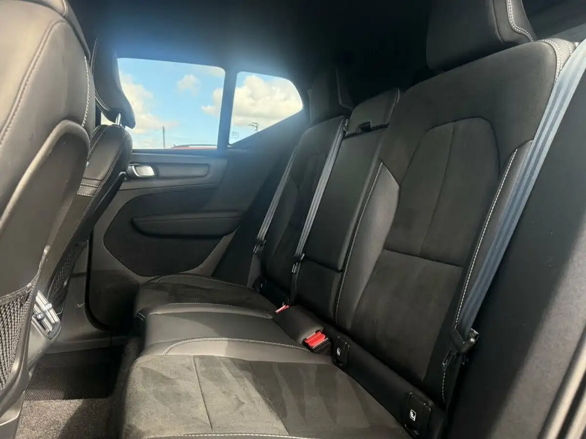 2021-volvo-xc40-15-t3-r-design-163bhp-big-32
