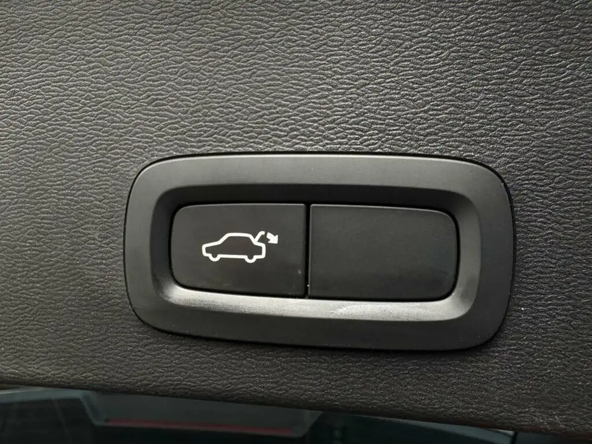 2020-volvo-xc40-20-t4-inscription-awd-big-23