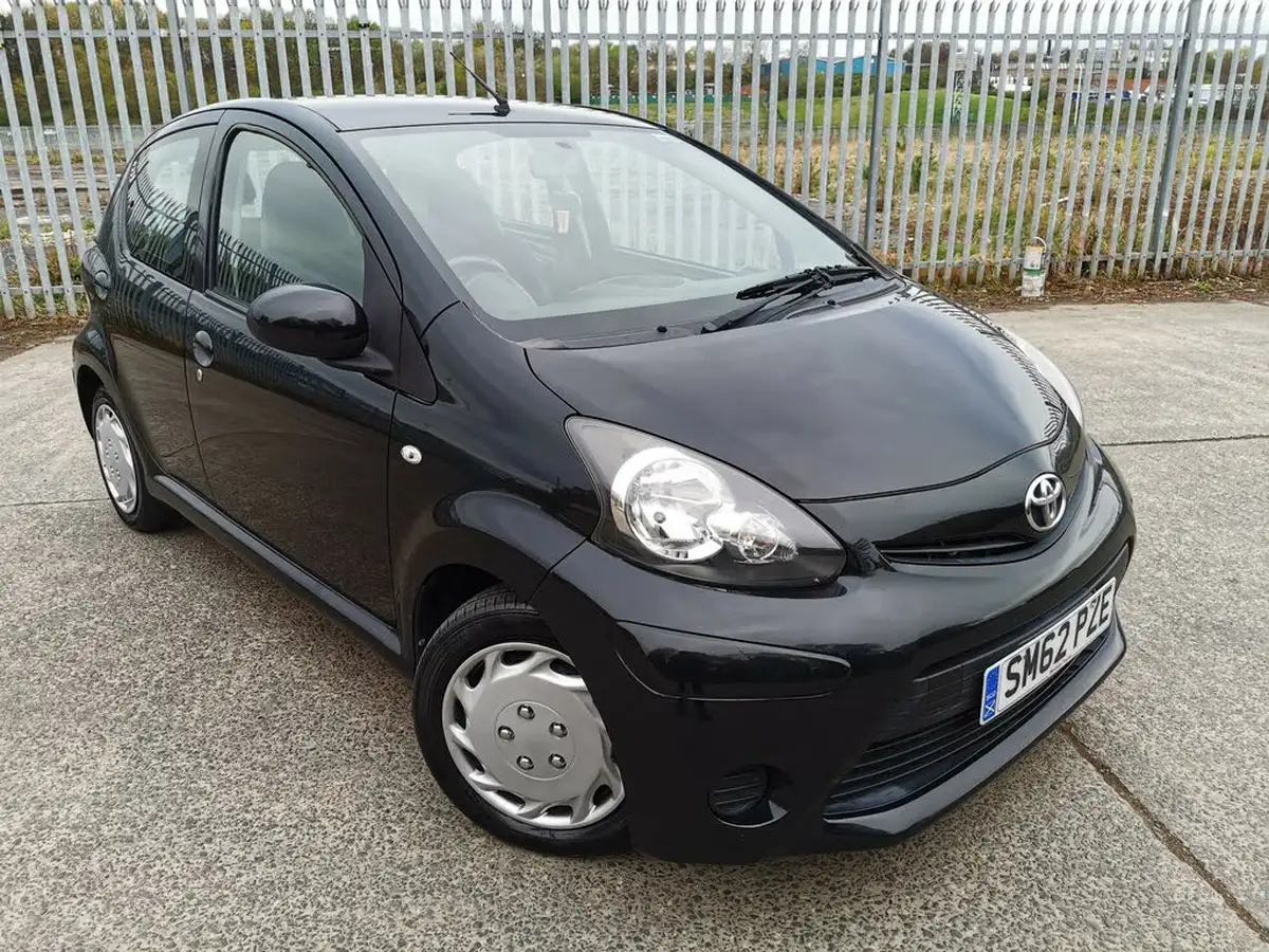 2012-toyota-aygo-10-aygo-ice-vvt-i-5d-big-0