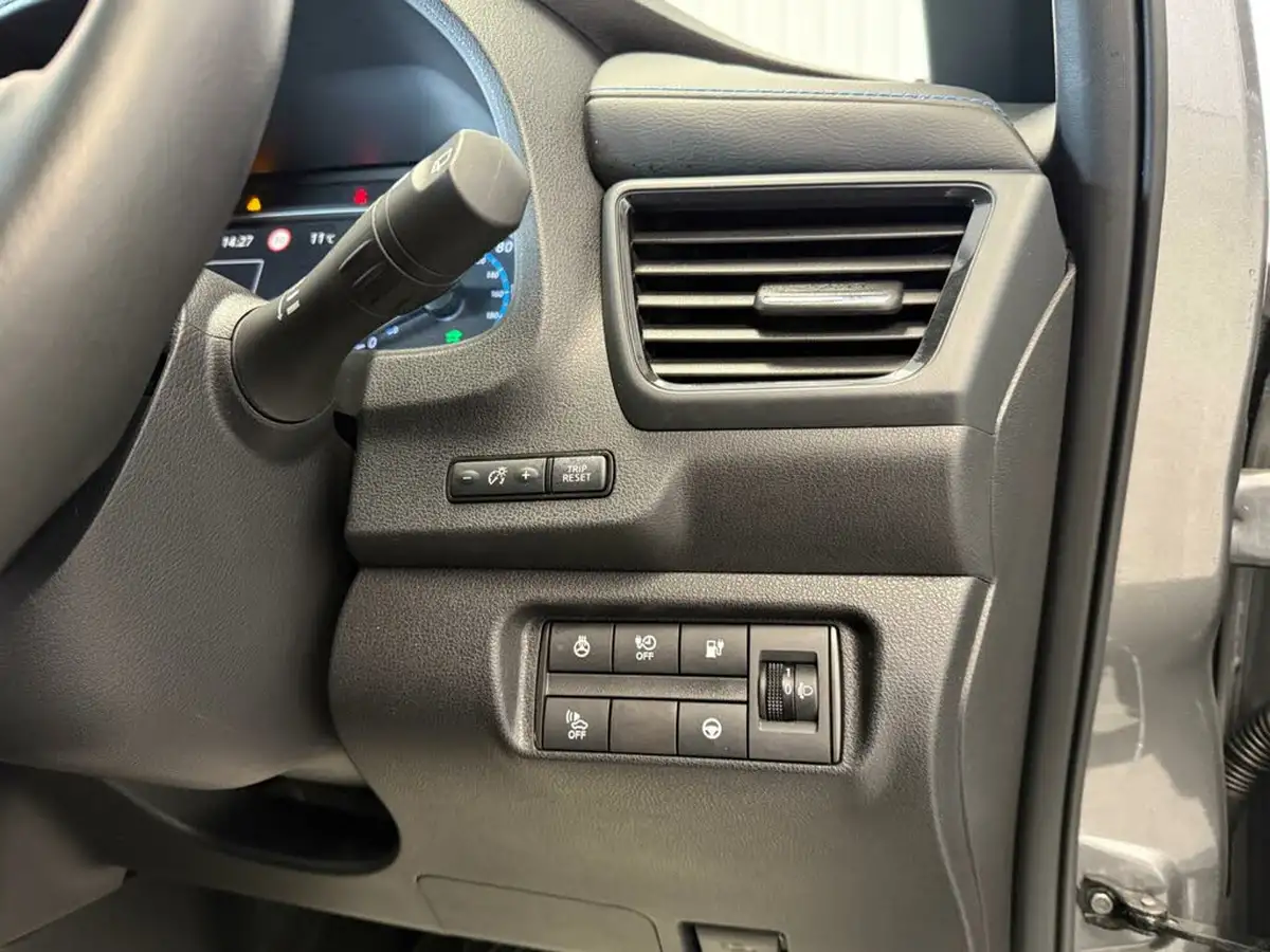 2021-nissan-leaf-e-tekna-big-21