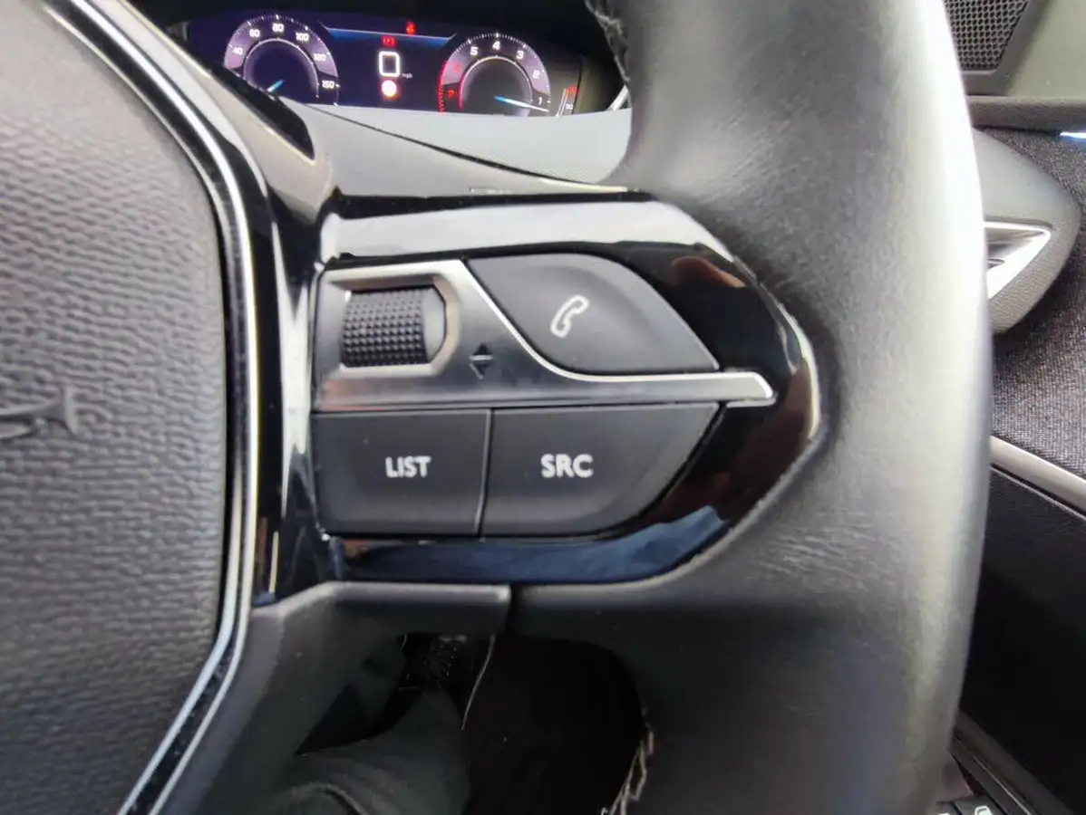 2022-peugeot-3008-suv-12-puretech-allure-premium-big-17