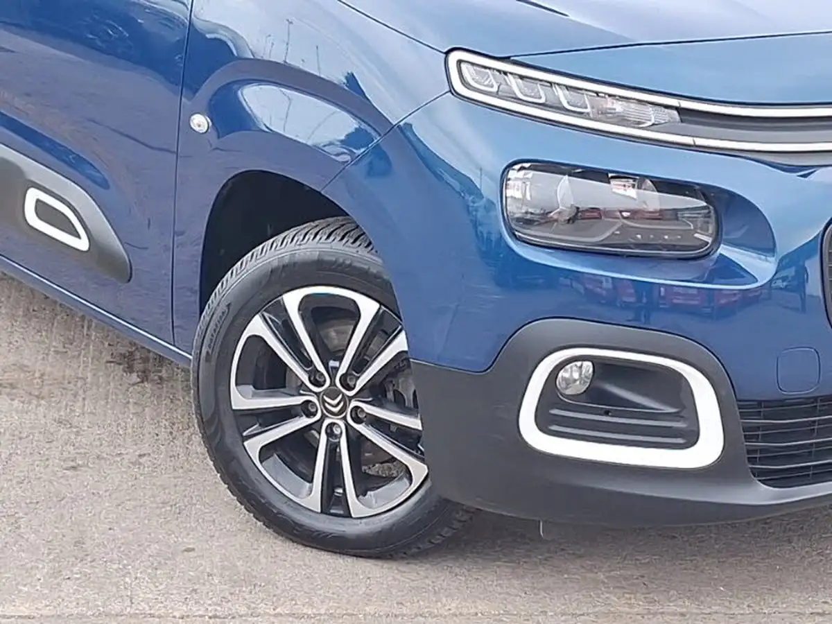 2018-citroen-berlingo-15bluehdi-flair-xl-size-100ps-big-8