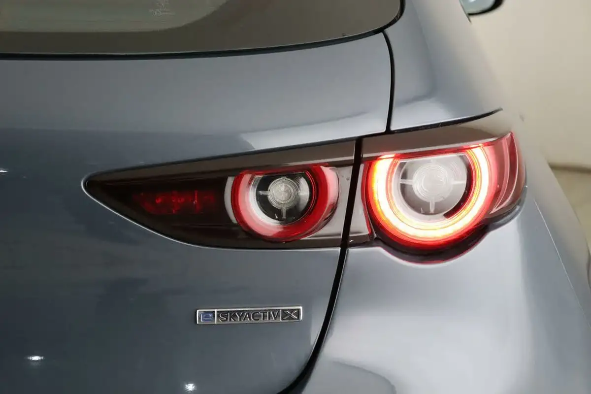 2022-mazda-mazda3-20-se-l-lux-186ps-hatchback-5d-big-7