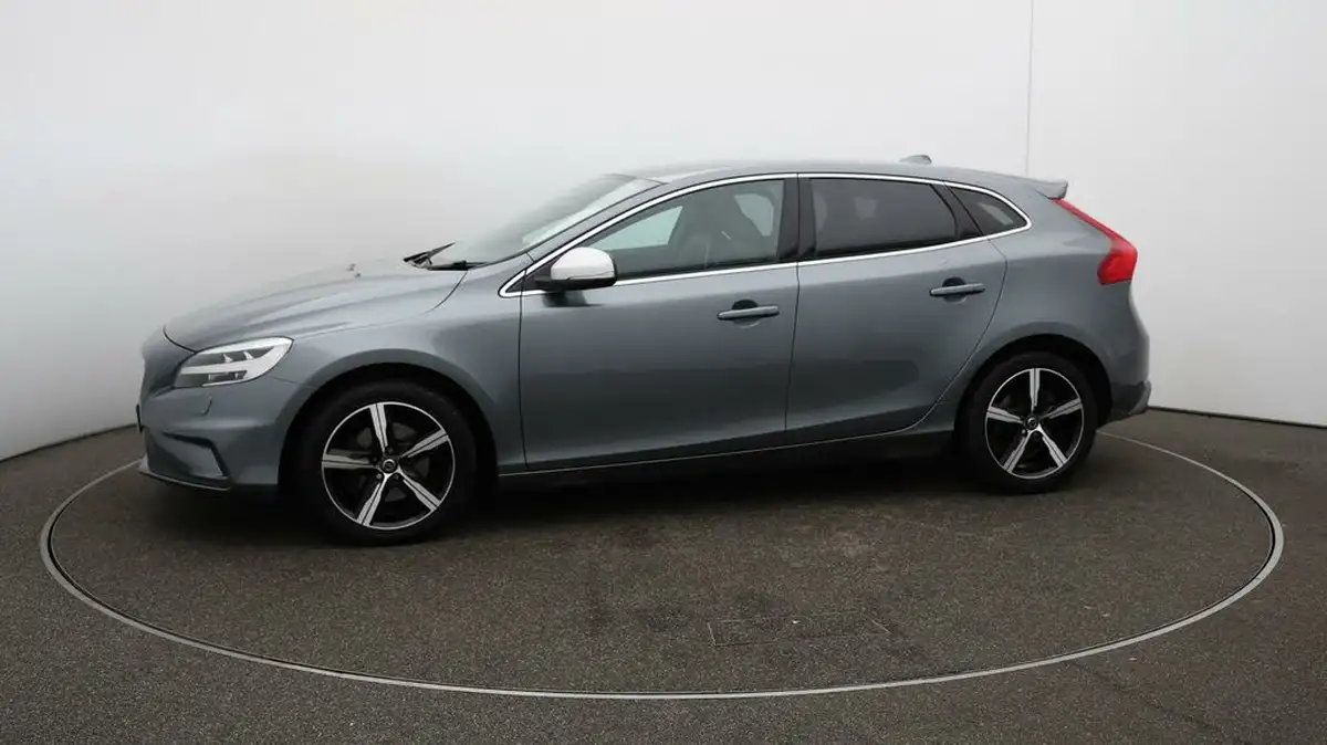 2019-volvo-v40-20-t3-r-design-edition-big-58
