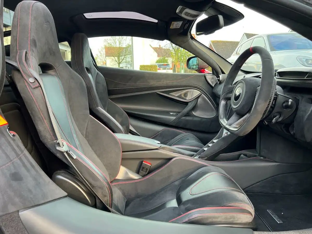 2019-mclaren-720s-40-luxury-big-11