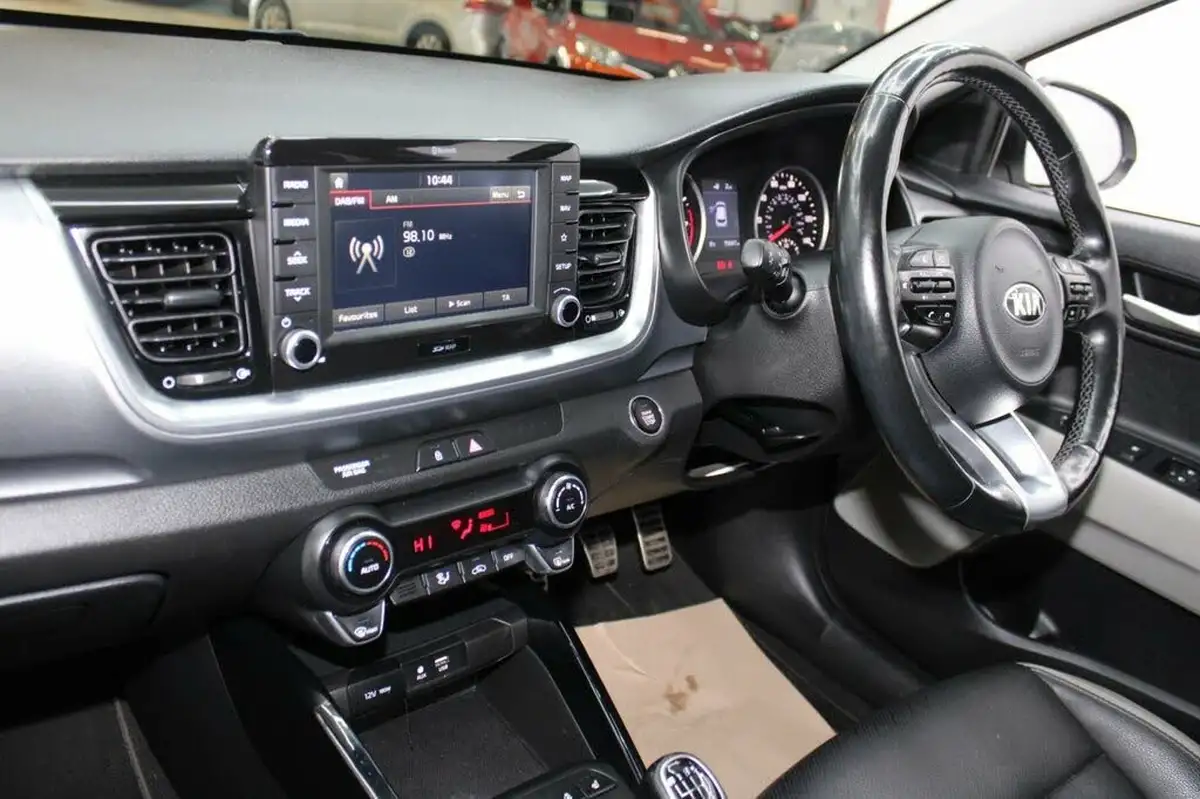 2018-kia-stonic-10-t-gdi-4-big-29