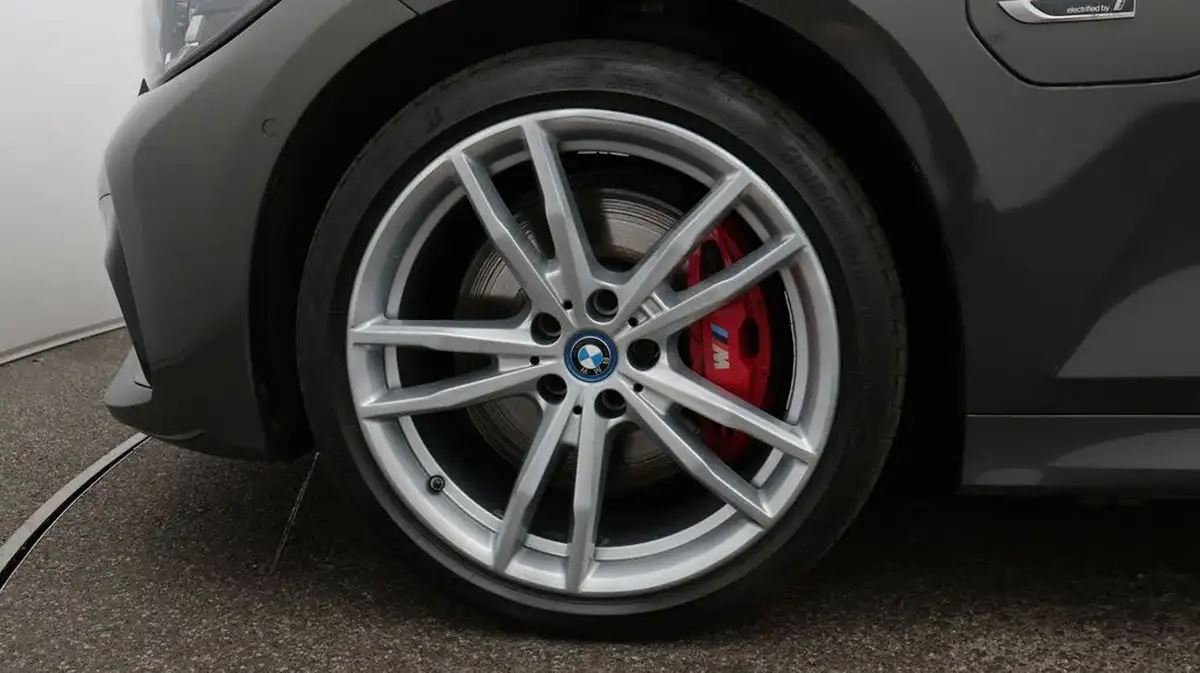 2022-bmw-3-series-20-330e-m-sport-pro-edition-saloon-4d-big-18