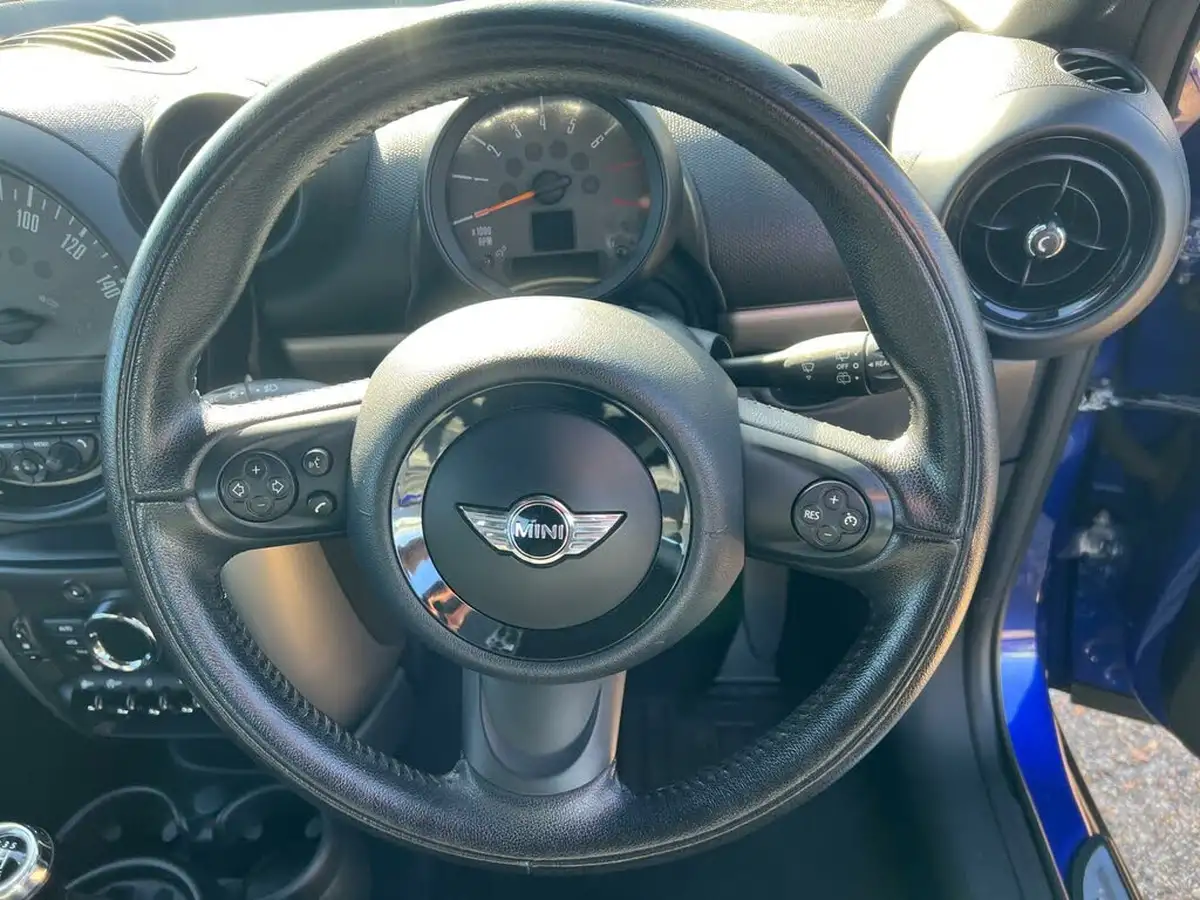 2015-mini-paceman-16-cooper-big-14