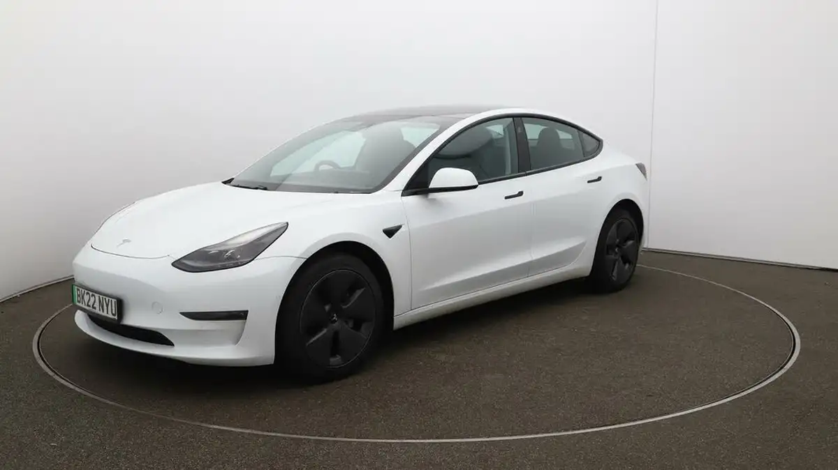 2022-tesla-model-3-e-long-range-big-3