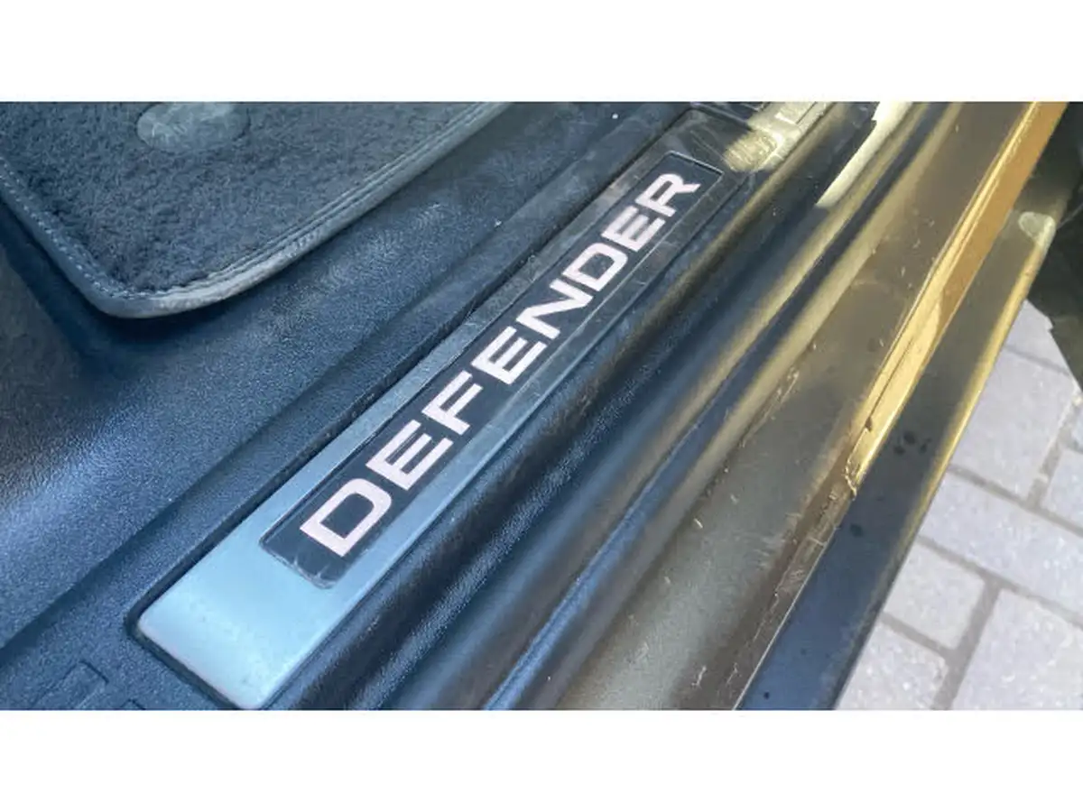 2021-land-rover-110-defender-30-d250-xs-edition-big-42