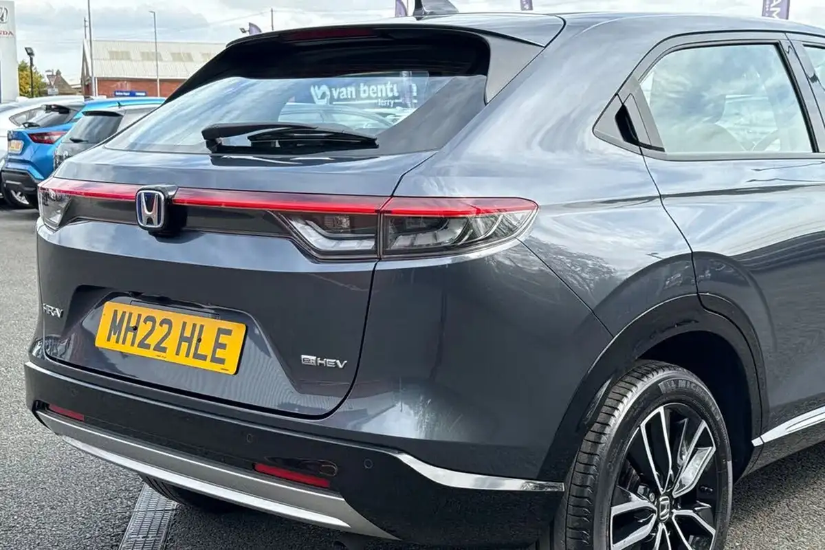 2022-honda-hr-v-15-i-mmd-advance-big-9