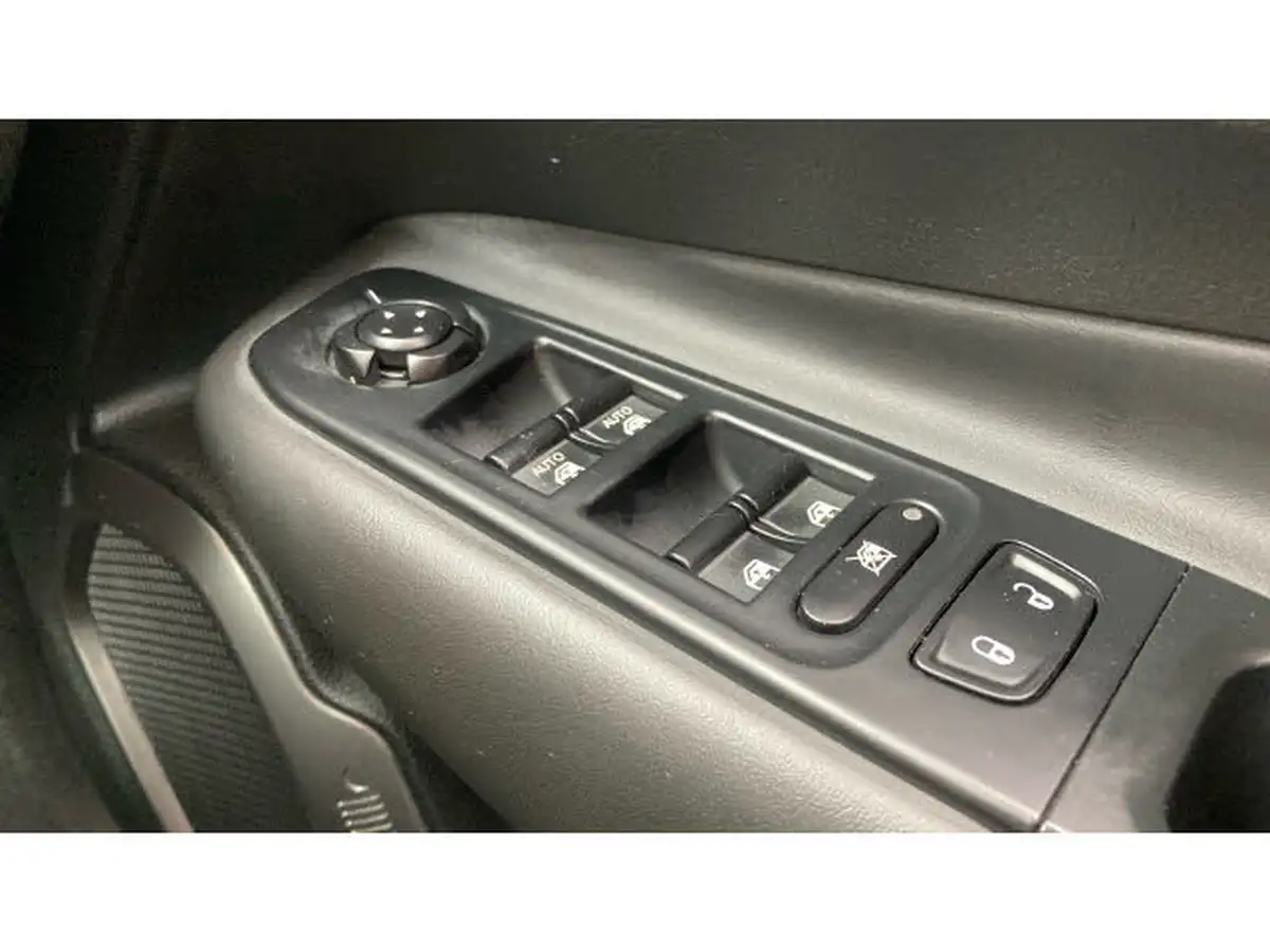 2018-jeep-renegade-10-gse-limited-big-19