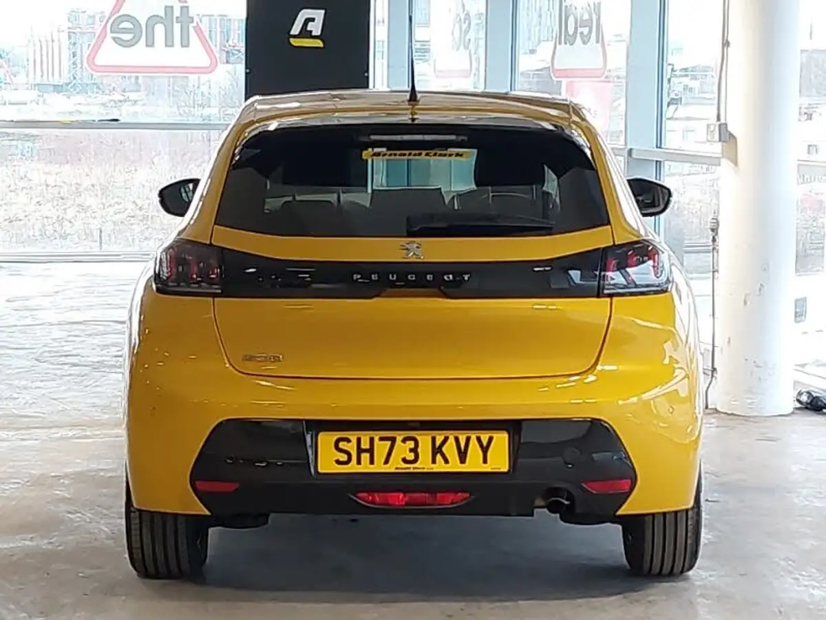 2023-peugeot-208-12-puretech-allure-premium-100ps-big-9