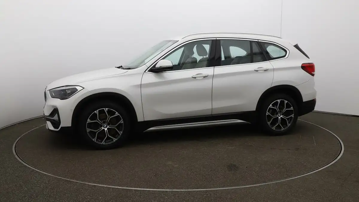 2021-bmw-x1-20-sdrive20i-xline-big-58