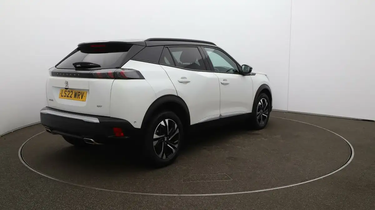 2022-peugeot-2008-suv-12-puretech-gt-big-7