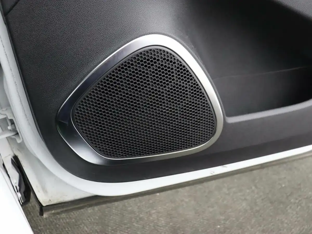 2019-renault-captur-09-tce-iconic-big-25