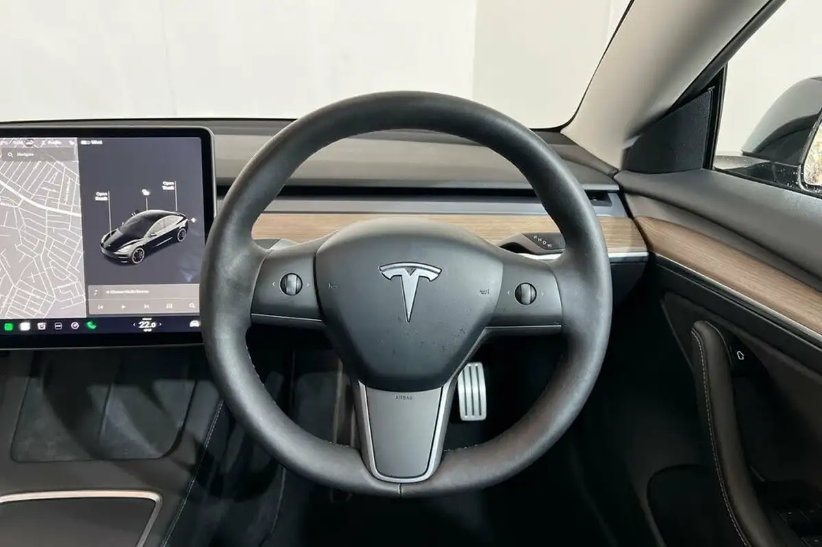 2021-tesla-model-3-e-performance-4x4-big-11