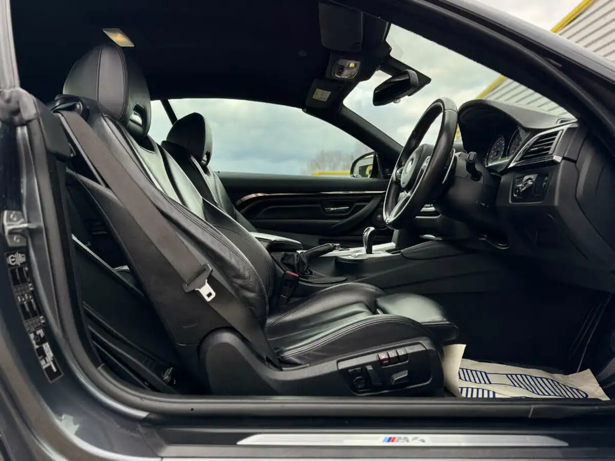 2014-bmw-4-series-30-m4-convertible-m-dct-big-44