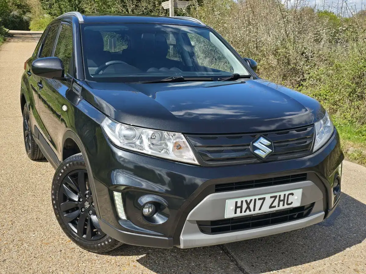 2017-suzuki-vitara-16-kuro-big-8