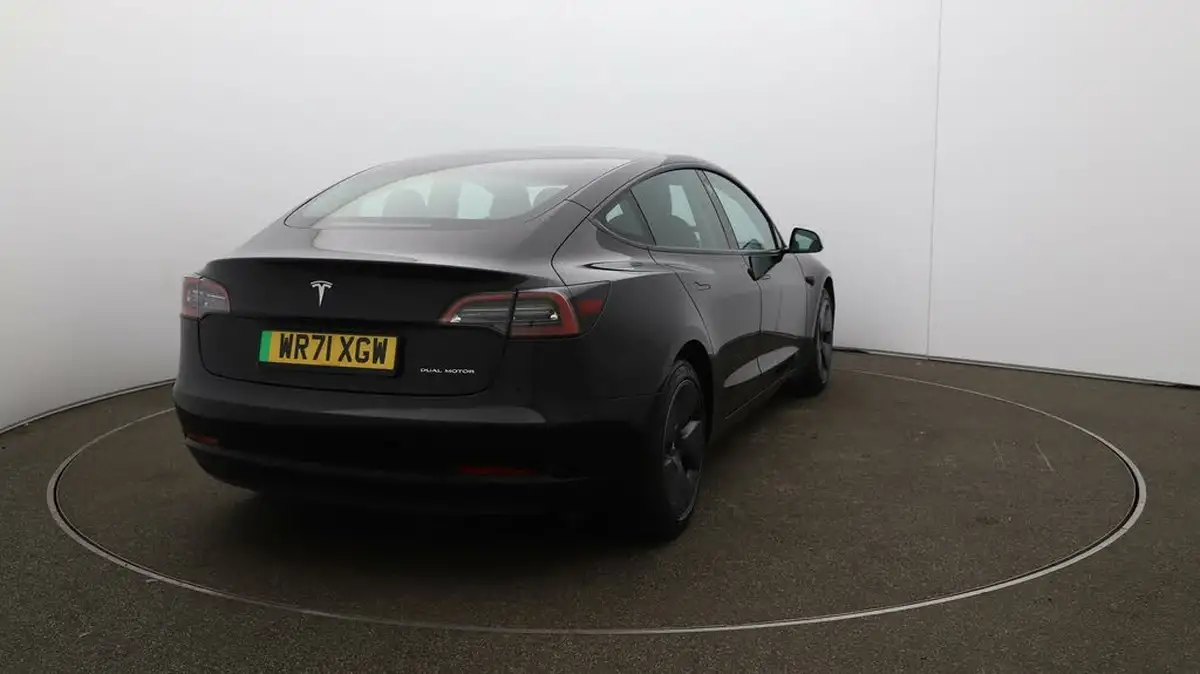 2021-tesla-model-3-e-long-range-awd-big-47