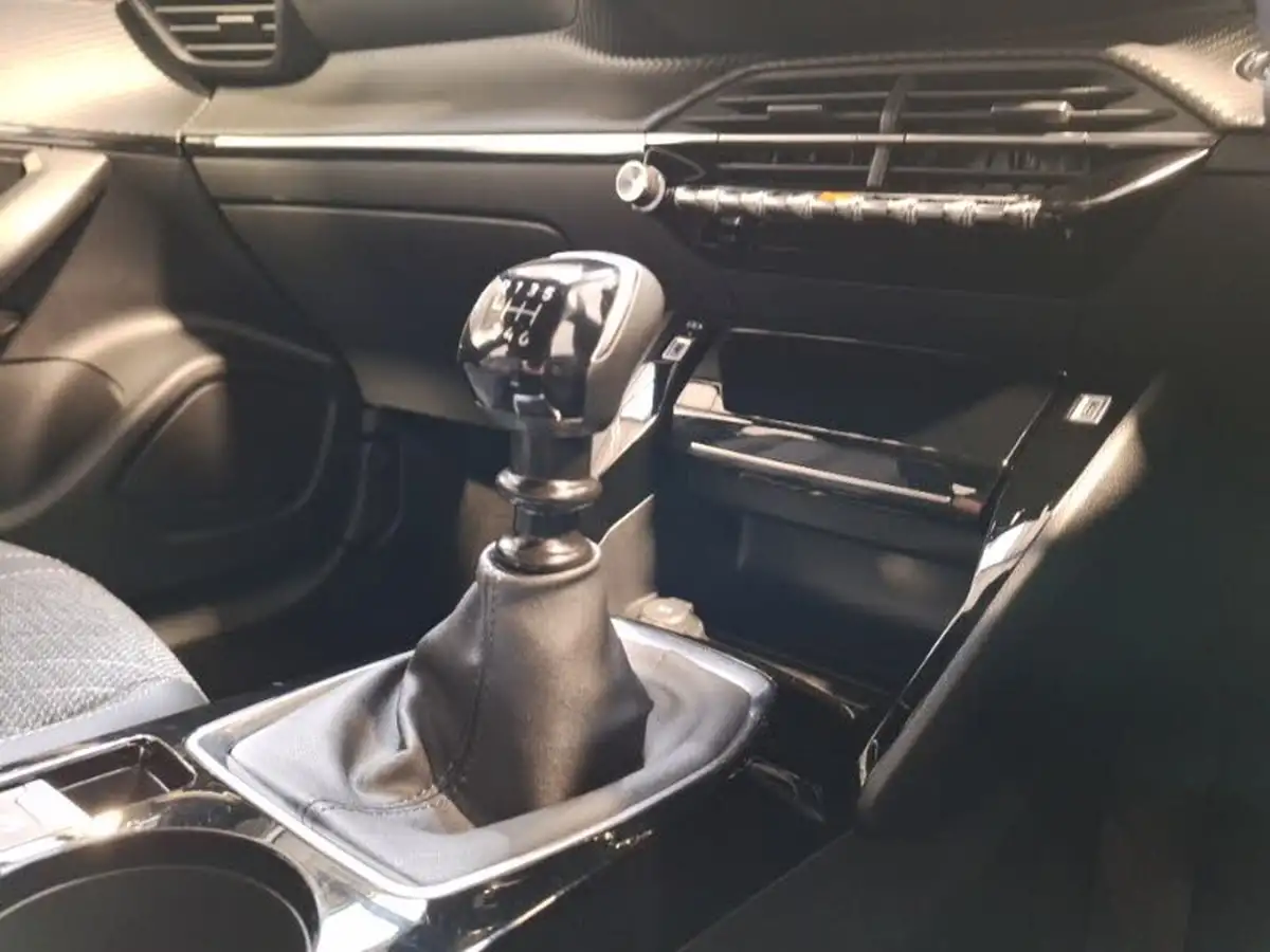 2024-peugeot-2008-suv-12-puretech-allure-130ps-big-10