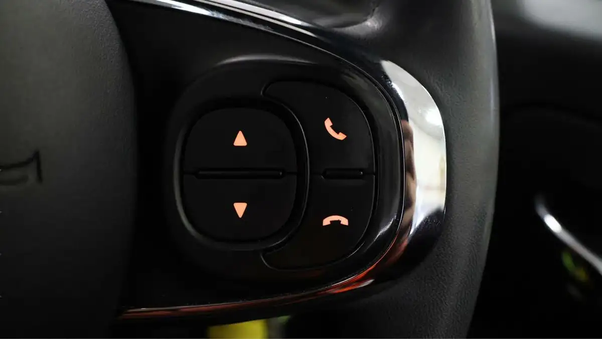 2021-fiat-500-10-lounge-big-22