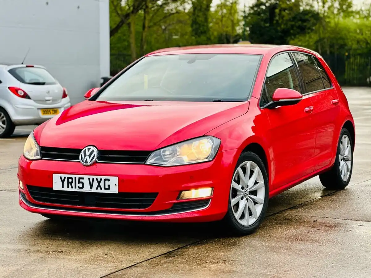 2015-volkswagen-golf-20tdi-gt-hatchback-5d-big-38