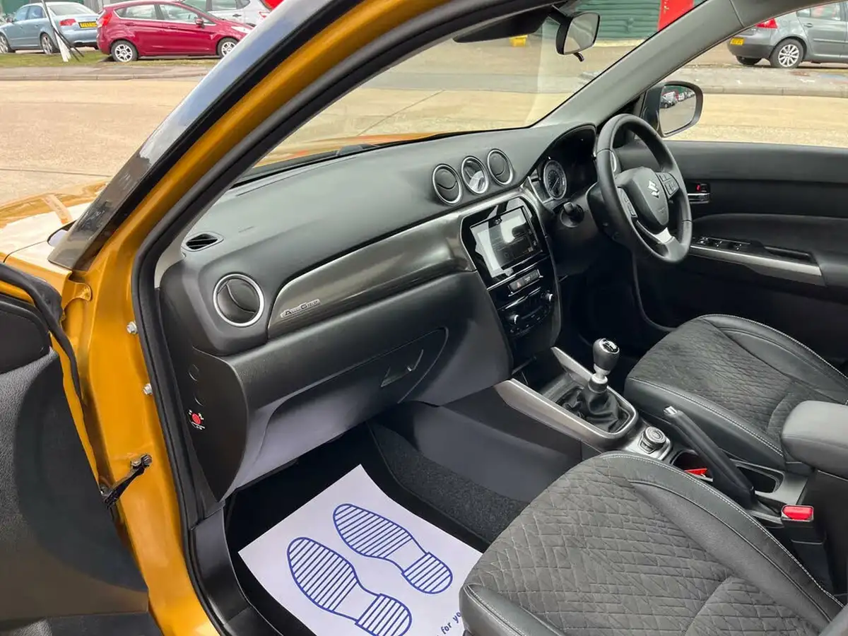 2019-suzuki-vitara-14-boosterjet-sz5-allgrip-big-18