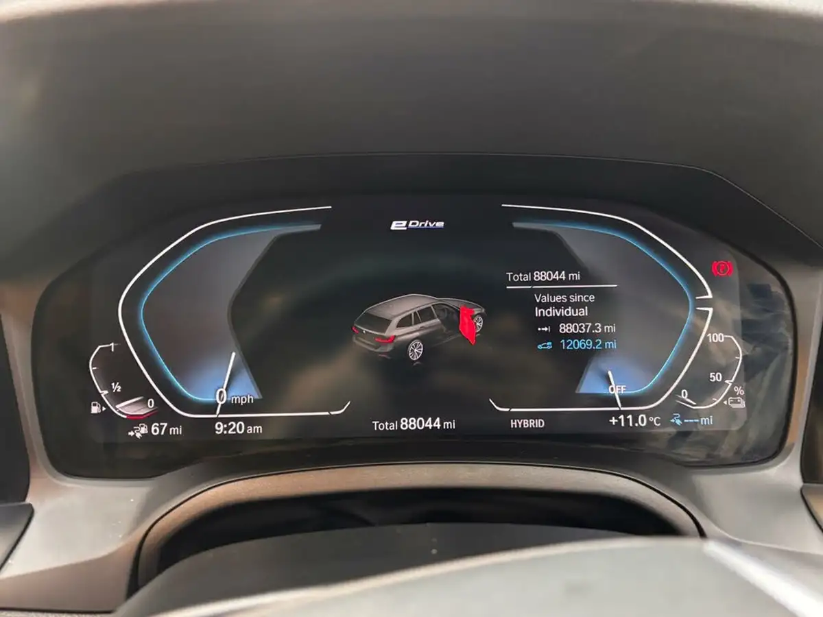 2022-bmw-3-series-20-330e-se-pro-touring-5d-big-38