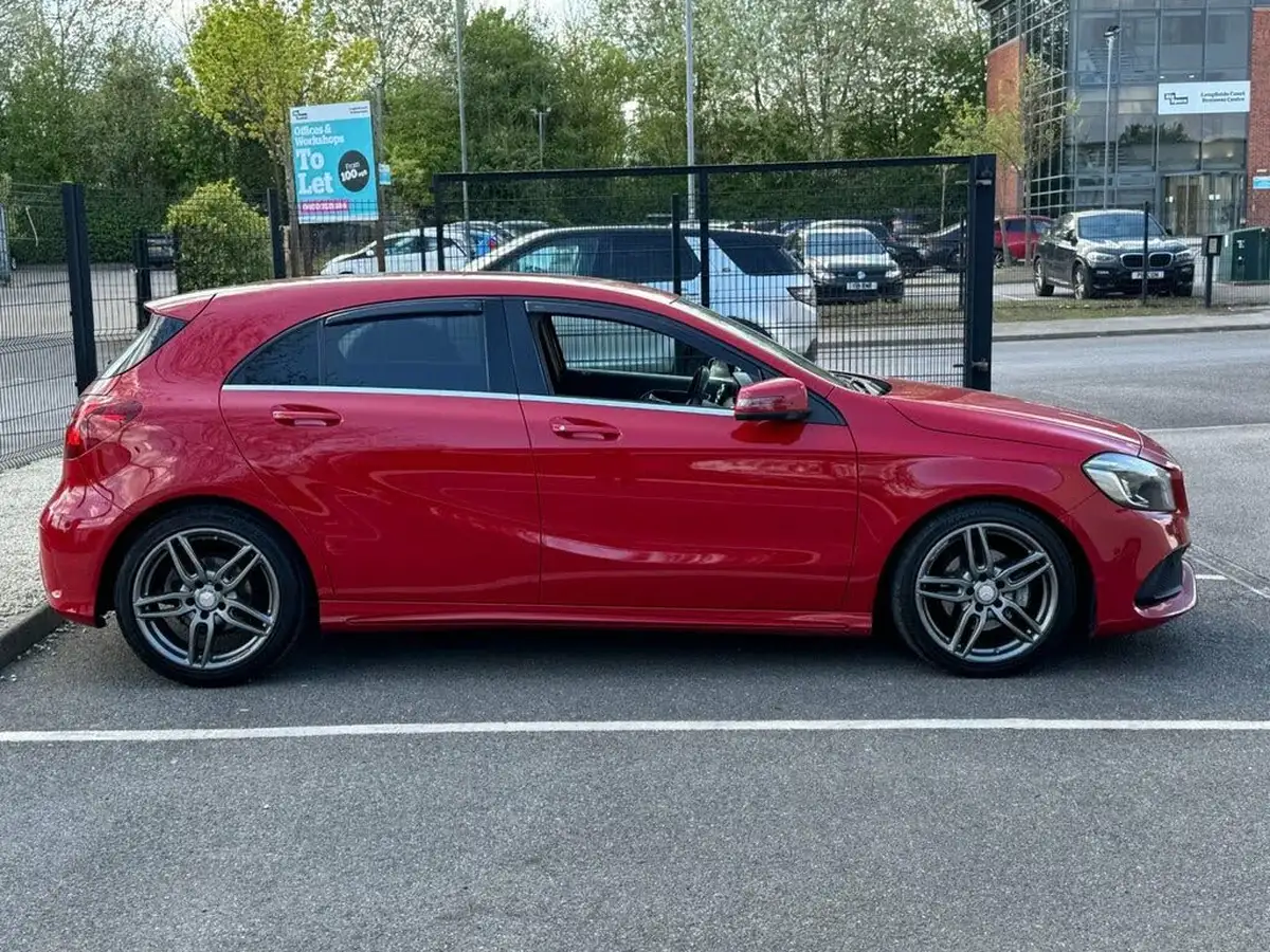 2016-mercedes-benz-a-class-15d-a180d-amg-line-premiumss-big-3