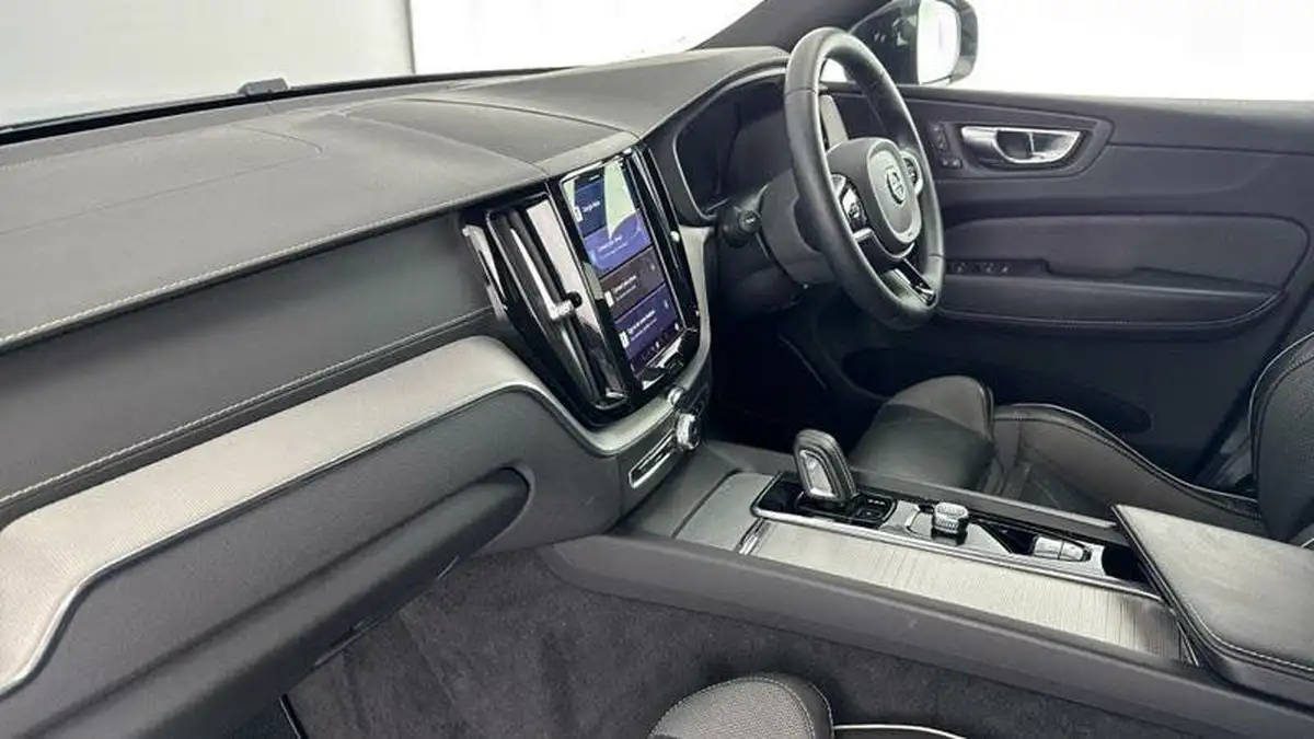 2022-volvo-xc60-20td-b4-r-design-pro-big-1