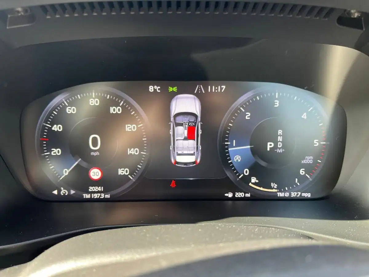 2019-volvo-xc40-20td-d3-r-design-awd-geartronic-big-19