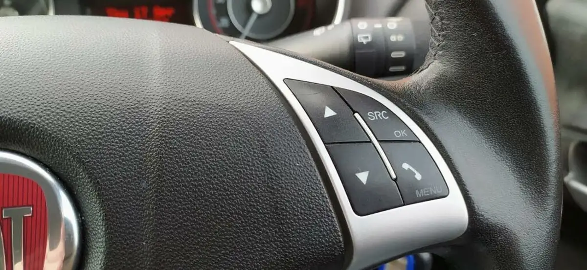 2016-fiat-punto-12-easy-5d-big-24