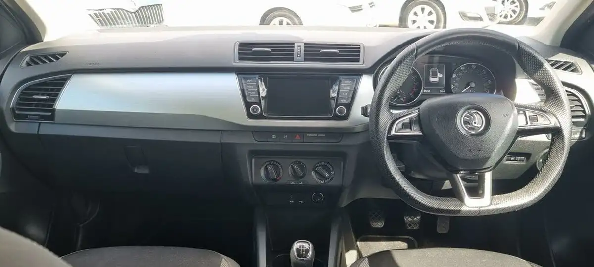 2015-skoda-fabia-14tdi-se-estate-big-12