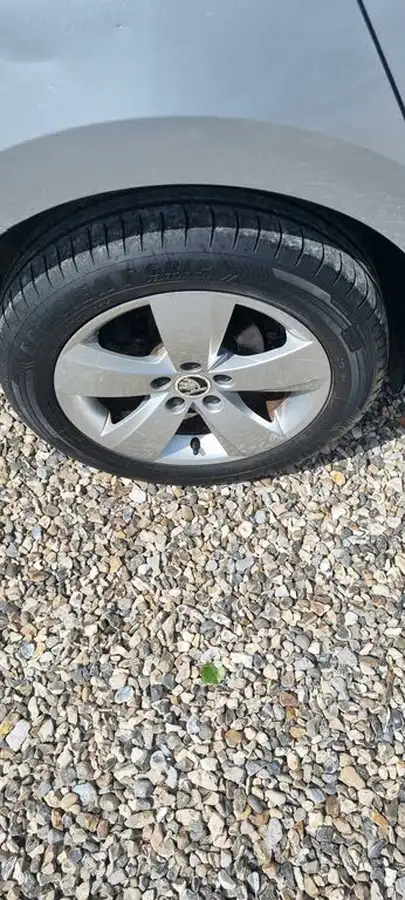 2015-skoda-fabia-14tdi-se-estate-big-16