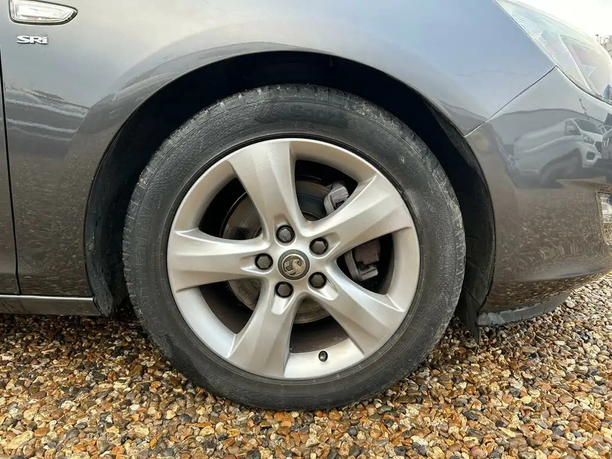 2011-vauxhall-astra-16-sri-vvt-16v-115ps-hatchback-5d-auto-big-52