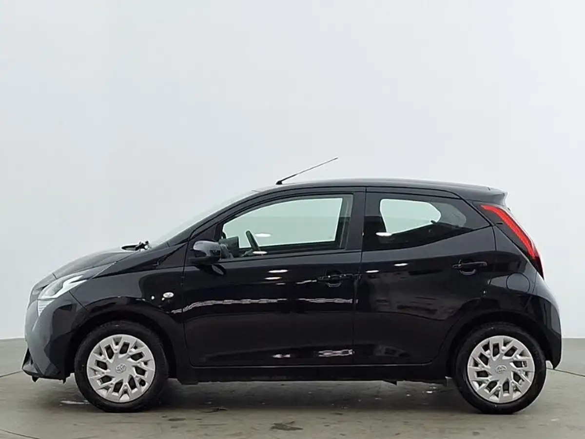 2019-toyota-aygo-10-vvt-i-x-play-big-3