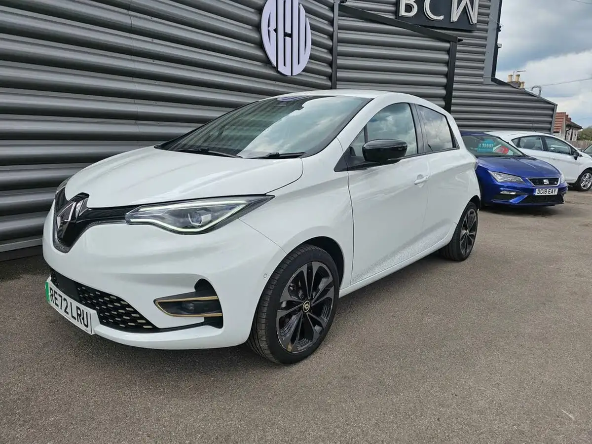 2022-renault-zoe-e-iconic-135ps-r135ze50-boost-charge-big-4