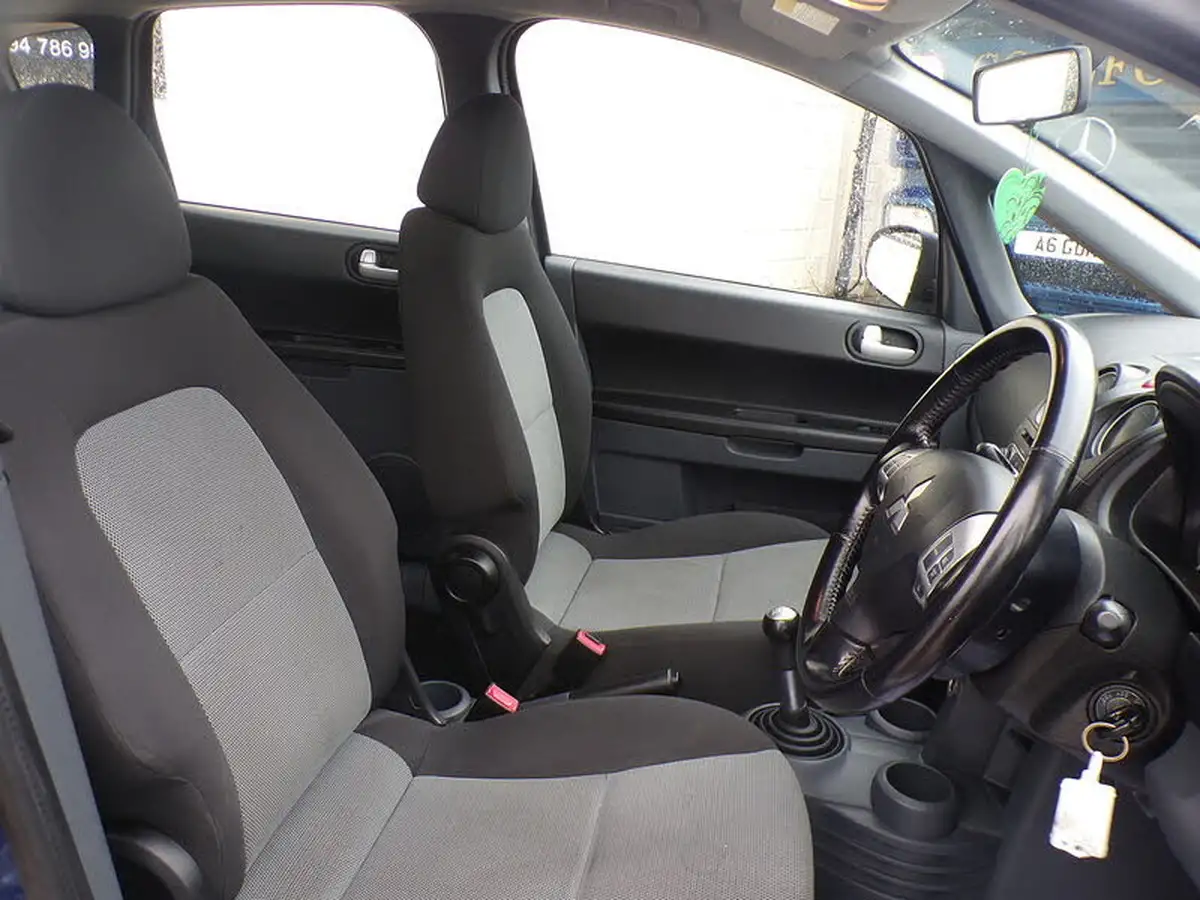 2010-mitsubishi-colt-13-cz2-5d-big-12