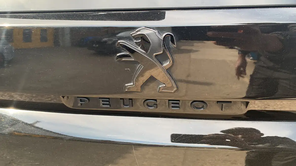 2022-peugeot-5008-suv-12-puretech-gt-premium-big-25