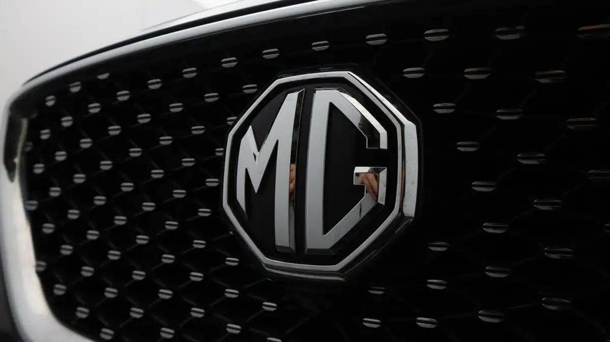 2022-mg-hs-15t-gdi-excite-162ps-big-20