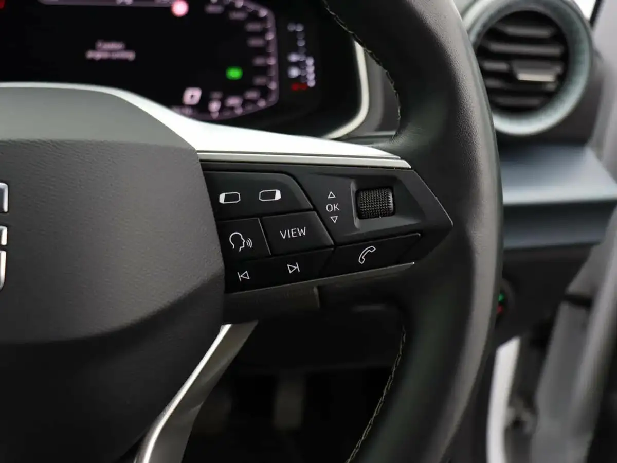 2022-seat-arona-10-tsi-xperience-lux-big-16