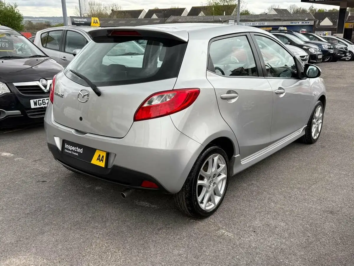2011-mazda-mazda2-13-tamura-5d-big-3
