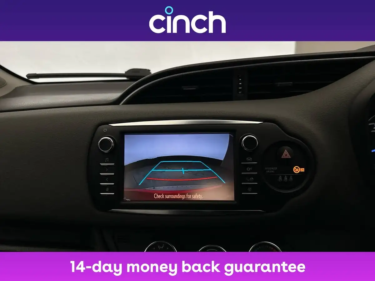 2018-toyota-yaris-15-vvt-i-icon-navi-big-27
