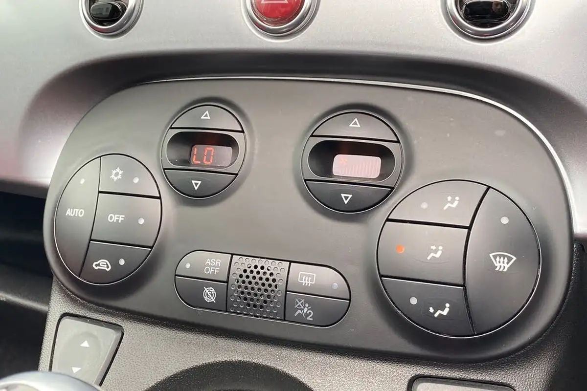 2015-fiat-500c-12-s-ss-big-12