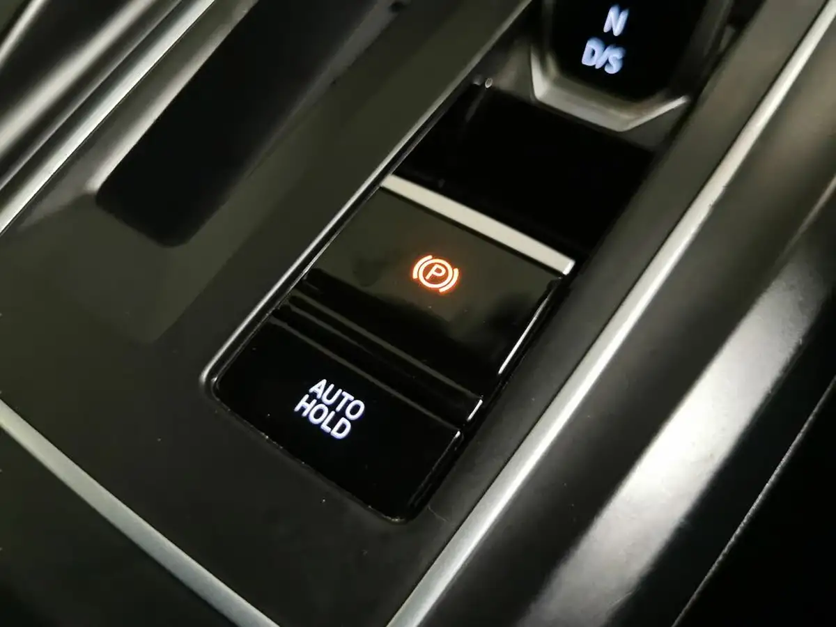 2021-volkswagen-golf-20tdi-gtd-big-21
