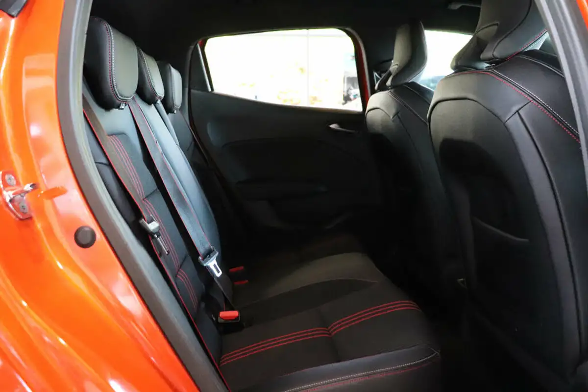 2019-renault-clio-13-tce-rs-line-big-25