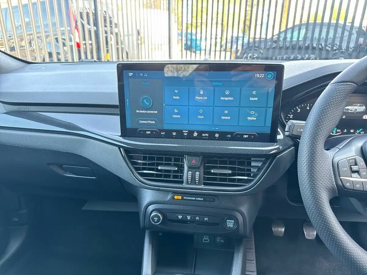 2022-ford-focus-10t-st-line-125ps-hatchback-big-18