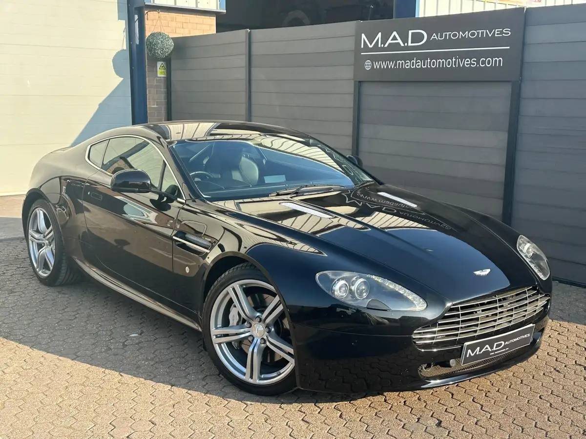 2010-aston-martin-vantage-47-coupe-sportshift-big-0
