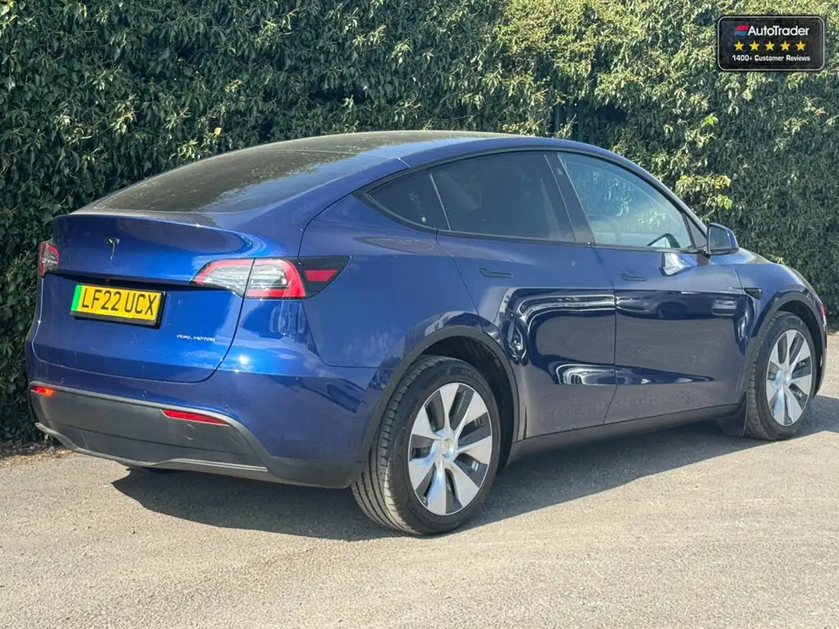 2022-tesla-model-y-e-long-range-big-36